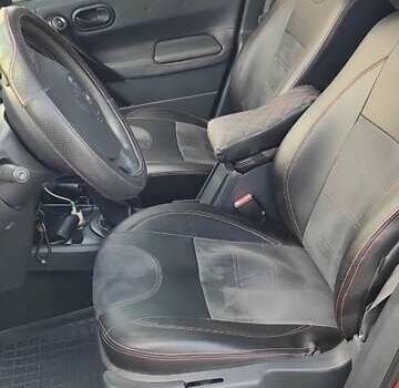 Красный Рено Меган, объемом двигателя 1.4 л и пробегом 251 тыс. км за 5000 $, фото 5 на Automoto.ua