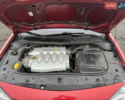 Красный Рено Меган, объемом двигателя 1.6 л и пробегом 315 тыс. км за 4250 $, фото 7 на Automoto.ua