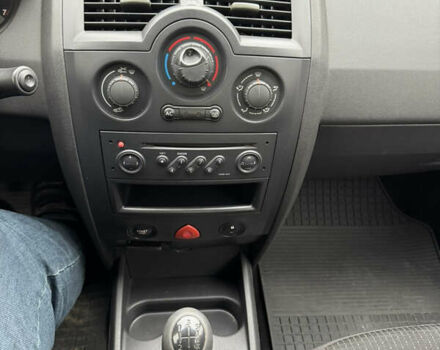 Красный Рено Меган, объемом двигателя 1.39 л и пробегом 183 тыс. км за 3400 $, фото 12 на Automoto.ua