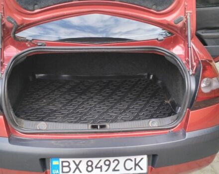 Рено Меган 2005 в Красилове на Automoto.ua Красный Рено Меган, объемом двигателя 1.4 л и пробегом 166 тыс. км за 3300 $, фото 9 на Automoto.ua