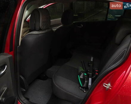 Червоний Рено Меган, об'ємом двигуна 1.39 л та пробігом 310 тис. км за 3750 $, фото 10 на Automoto.ua