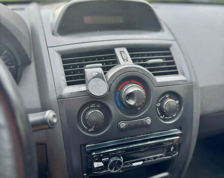 Красный Рено Меган, объемом двигателя 1.39 л и пробегом 286 тыс. км за 3800 $, фото 11 на Automoto.ua