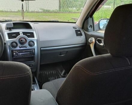 Красный Рено Меган, объемом двигателя 1.4 л и пробегом 256 тыс. км за 4400 $, фото 11 на Automoto.ua