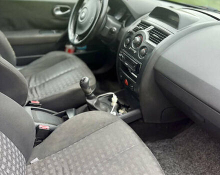 Красный Рено Меган, объемом двигателя 1.39 л и пробегом 286 тыс. км за 3800 $, фото 10 на Automoto.ua