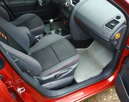 Красный Рено Меган, объемом двигателя 1.6 л и пробегом 160 тыс. км за 5700 $, фото 9 на Automoto.ua