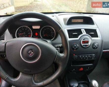 Красный Рено Меган, объемом двигателя 1.6 л и пробегом 160 тыс. км за 5700 $, фото 3 на Automoto.ua