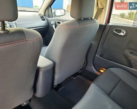 Красный Рено Меган, объемом двигателя 1.6 л и пробегом 167 тыс. км за 5900 $, фото 66 на Automoto.ua