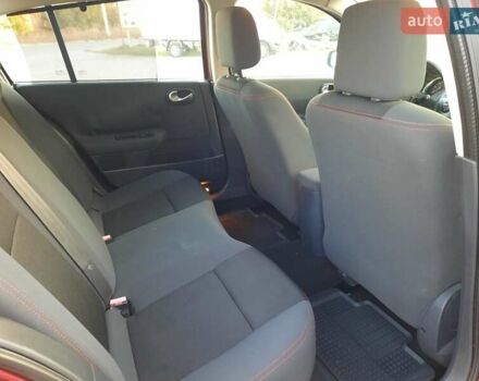 Красный Рено Меган, объемом двигателя 1.6 л и пробегом 167 тыс. км за 5900 $, фото 92 на Automoto.ua