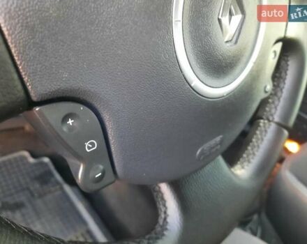 Красный Рено Меган, объемом двигателя 1.6 л и пробегом 167 тыс. км за 5900 $, фото 45 на Automoto.ua