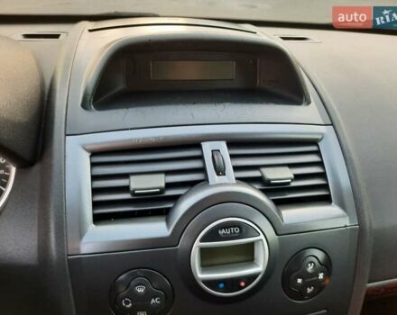 Красный Рено Меган, объемом двигателя 1.6 л и пробегом 167 тыс. км за 5900 $, фото 49 на Automoto.ua