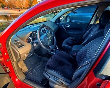 Красный Рено Меган, объемом двигателя 1.6 л и пробегом 189 тыс. км за 5800 $, фото 4 на Automoto.ua