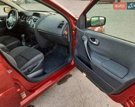 Красный Рено Меган, объемом двигателя 1.6 л и пробегом 167 тыс. км за 5900 $, фото 98 на Automoto.ua