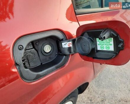 Красный Рено Меган, объемом двигателя 1.6 л и пробегом 167 тыс. км за 5900 $, фото 88 на Automoto.ua