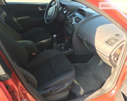 Красный Рено Меган, объемом двигателя 1.6 л и пробегом 233 тыс. км за 4800 $, фото 10 на Automoto.ua