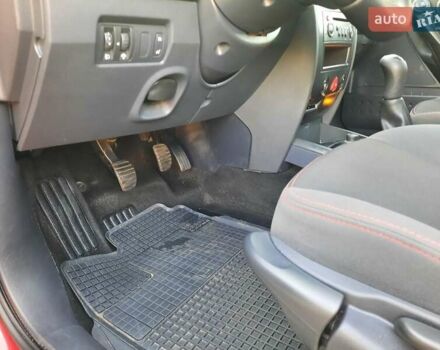 Красный Рено Меган, объемом двигателя 1.6 л и пробегом 167 тыс. км за 5900 $, фото 32 на Automoto.ua