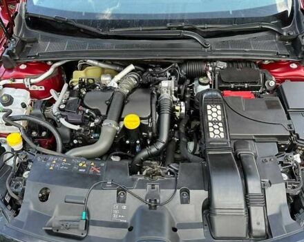 Красный Рено Меган, объемом двигателя 1.46 л и пробегом 97 тыс. км за 15500 $, фото 1 на Automoto.ua