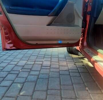 Рено Меган 2004 в Первомайск на Automoto.ua Красный Рено Меган, объемом двигателя 1.6 л и пробегом 257 тыс. км за 4750 $, фото 7 на Automoto.ua