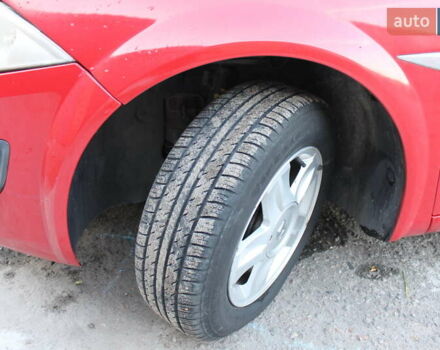 Красный Рено Меган, объемом двигателя 1.6 л и пробегом 254 тыс. км за 5200 $, фото 5 на Automoto.ua