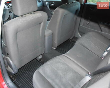 Красный Рено Меган, объемом двигателя 1.6 л и пробегом 254 тыс. км за 5200 $, фото 12 на Automoto.ua