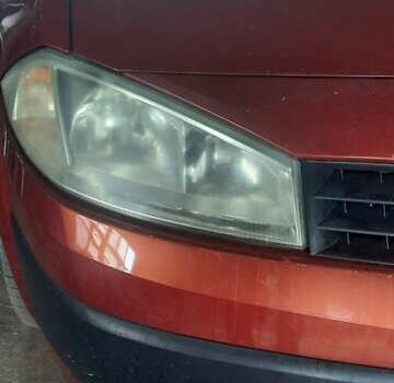 Рено Меган 2004 в Первомайск на Automoto.ua Красный Рено Меган, объемом двигателя 1.6 л и пробегом 257 тыс. км за 4750 $, фото 18 на Automoto.ua