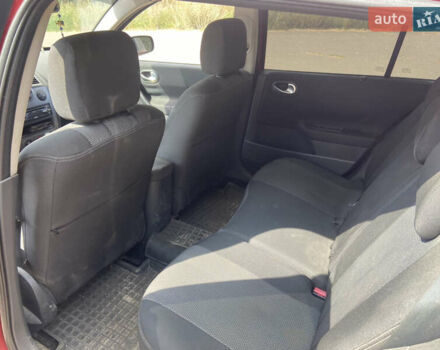 Красный Рено Меган, объемом двигателя 1.6 л и пробегом 180 тыс. км за 4800 $, фото 9 на Automoto.ua