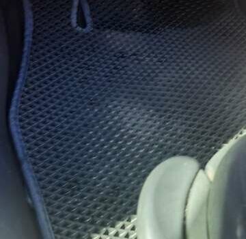 Рено Меган 2004 в Первомайск на Automoto.ua Красный Рено Меган, объемом двигателя 1.6 л и пробегом 257 тыс. км за 4750 $, фото 10 на Automoto.ua