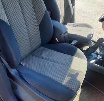 Рено Меган 2004 в Первомайск на Automoto.ua Красный Рено Меган, объемом двигателя 1.6 л и пробегом 257 тыс. км за 4750 $, фото 20 на Automoto.ua