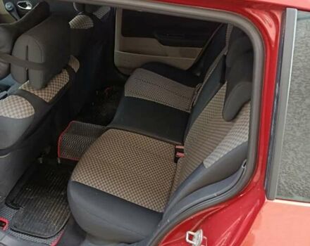 Красный Рено Меган, объемом двигателя 1.6 л и пробегом 230 тыс. км за 4100 $, фото 4 на Automoto.ua