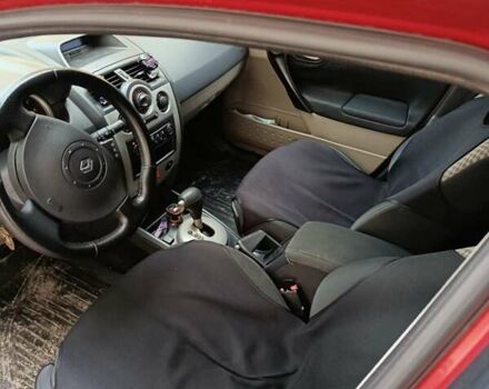 Красный Рено Меган, объемом двигателя 1.6 л и пробегом 230 тыс. км за 4100 $, фото 3 на Automoto.ua