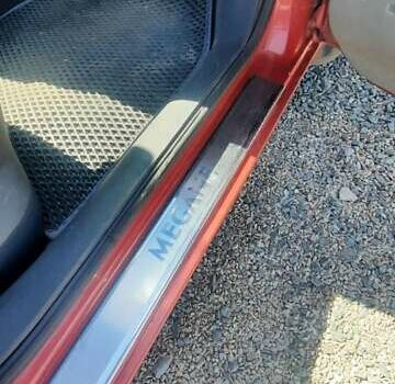 Рено Меган 2004 в Первомайск на Automoto.ua Красный Рено Меган, объемом двигателя 1.6 л и пробегом 257 тыс. км за 4750 $, фото 23 на Automoto.ua