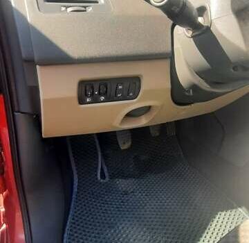 Рено Меган 2004 в Первомайск на Automoto.ua Красный Рено Меган, объемом двигателя 1.6 л и пробегом 257 тыс. км за 4750 $, фото 9 на Automoto.ua