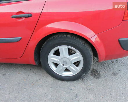 Красный Рено Меган, объемом двигателя 1.6 л и пробегом 254 тыс. км за 5200 $, фото 3 на Automoto.ua