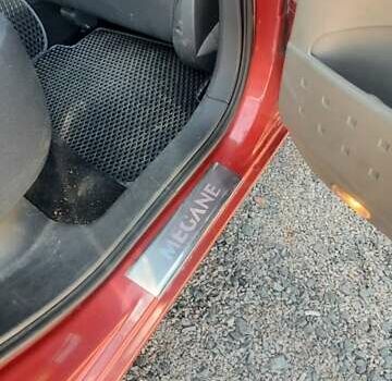 Рено Меган 2004 в Первомайск на Automoto.ua Красный Рено Меган, объемом двигателя 1.6 л и пробегом 257 тыс. км за 4750 $, фото 21 на Automoto.ua