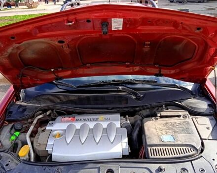 Красный Рено Меган, объемом двигателя 1.6 л и пробегом 203 тыс. км за 3999 $, фото 2 на Automoto.ua