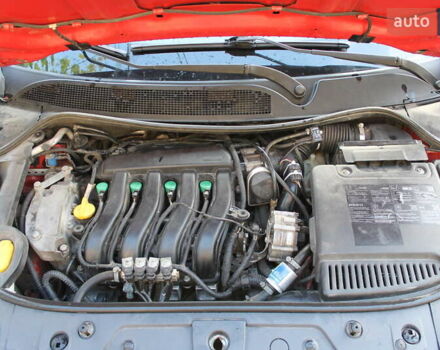 Красный Рено Меган, объемом двигателя 1.6 л и пробегом 254 тыс. км за 5200 $, фото 17 на Automoto.ua