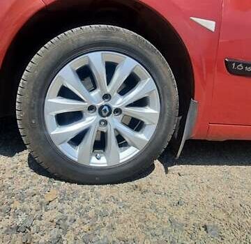 Рено Меган 2004 в Первомайск на Automoto.ua Красный Рено Меган, объемом двигателя 1.6 л и пробегом 257 тыс. км за 4750 $, фото 24 на Automoto.ua