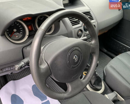 Рено Меган 2005 в Луцке на Automoto.ua Красный Рено Меган, объемом двигателя 2 л и пробегом 83 тыс. км за 4999 $, фото 48 на Automoto.ua