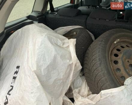Рено Меган 2005 в Луцке на Automoto.ua Красный Рено Меган, объемом двигателя 2 л и пробегом 83 тыс. км за 4999 $, фото 102 на Automoto.ua