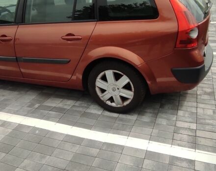 Красный Рено Меган, объемом двигателя 1.6 л и пробегом 214 тыс. км за 4000 $, фото 6 на Automoto.ua