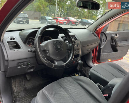 Рено Меган 2005 в Чернигове на Automoto.ua Красный Рено Меган, объемом двигателя 1.6 л и пробегом 215 тыс. км за 4200 $, фото 21 на Automoto.ua