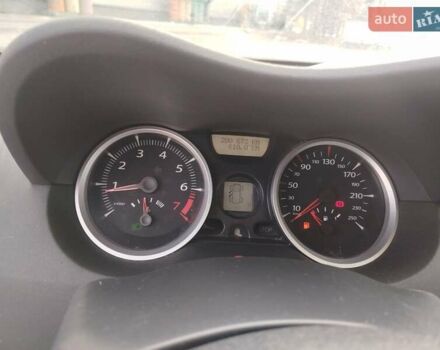 Рено Меган 2006 в Броварах на Automoto.ua Красный Рено Меган, объемом двигателя 1.6 л и пробегом 201 тыс. км за 5300 $, фото 5 на Automoto.ua