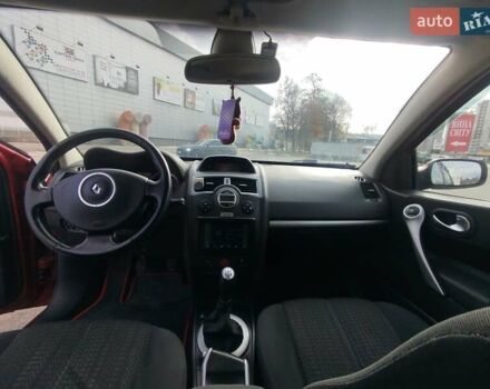 Рено Меган 2006 в Броварах на Automoto.ua Красный Рено Меган, объемом двигателя 1.6 л и пробегом 201 тыс. км за 5300 $, фото 13 на Automoto.ua