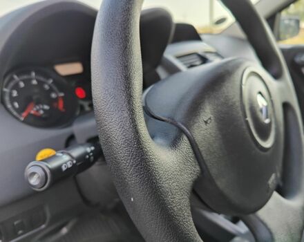 Красный Рено Меган, объемом двигателя 1.6 л и пробегом 108 тыс. км за 5200 $, фото 5 на Automoto.ua