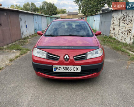Красный Рено Меган, объемом двигателя 1.39 л и пробегом 198 тыс. км за 4444 $, фото 2 на Automoto.ua
