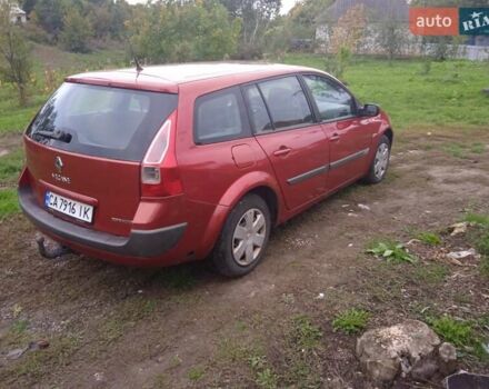 Красный Рено Меган, объемом двигателя 1.6 л и пробегом 400 тыс. км за 5500 $, фото 2 на Automoto.ua