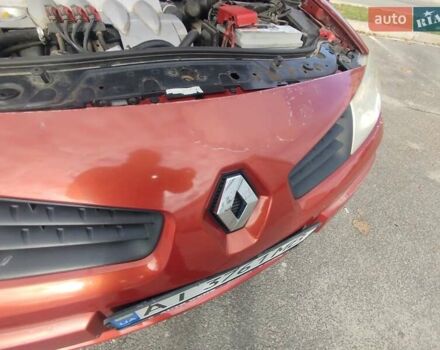 Рено Меган 2006 в Броварах на Automoto.ua Красный Рено Меган, объемом двигателя 1.6 л и пробегом 201 тыс. км за 5300 $, фото 12 на Automoto.ua