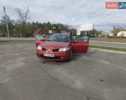 Рено Меган 2006 в Броварах на Automoto.ua Красный Рено Меган, объемом двигателя 1.6 л и пробегом 201 тыс. км за 5300 $, фото 4 на Automoto.ua
