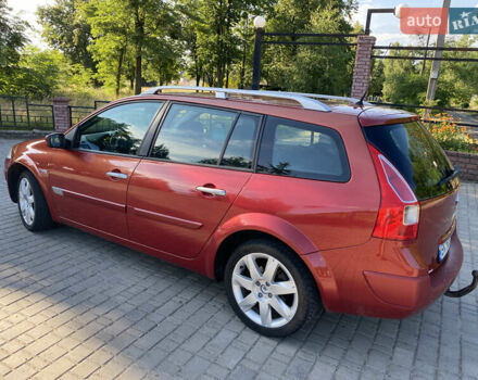 Красный Рено Меган, объемом двигателя 1.6 л и пробегом 280 тыс. км за 4500 $, фото 3 на Automoto.ua