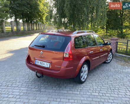 Рено Меган 2006 в Владимирце на Automoto.ua Красный Рено Меган, объемом двигателя 1.6 л и пробегом 281 тыс. км за 4500 $, фото 2 на Automoto.ua