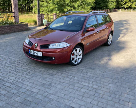 Красный Рено Меган, объемом двигателя 1.6 л и пробегом 280 тыс. км за 4500 $, фото 4 на Automoto.ua